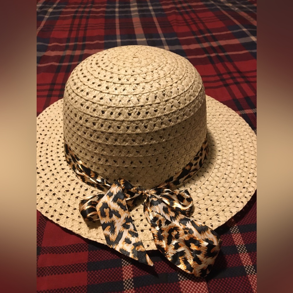 Set of 3 Womens spring hats new still has tags